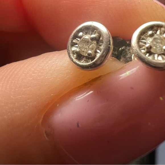 Monica Vinader diamond essential stud earrings - Picture 2 of 4